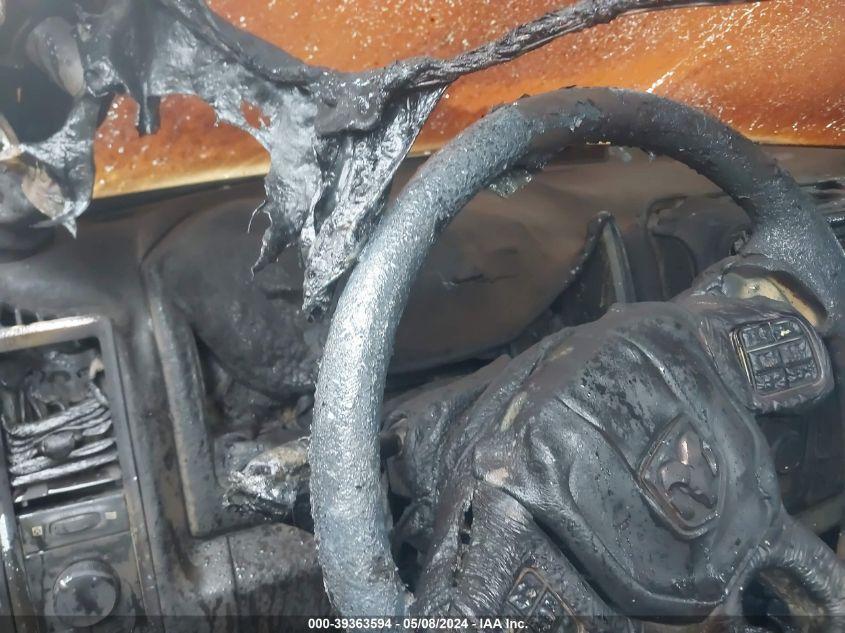 RAM 1500 CLASSIC WARLOCK QUAD CAB 4X4 6'4 BOX 2021