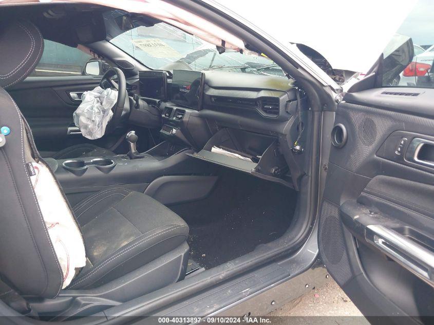 FORD MUSTANG ECOBOOST FASTBACK 2024