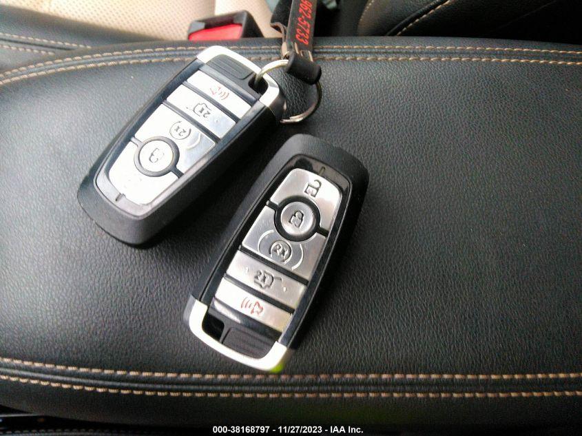 FORD ESCAPE TITANIUM HYBRID 2021