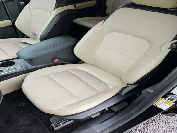 FORD ESCAPE TITANIUM HYBRID 2020