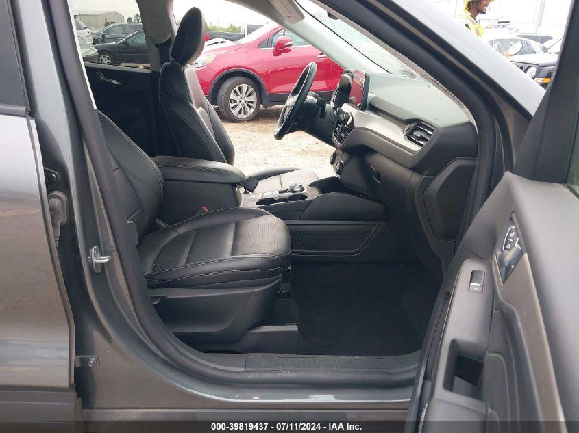 FORD ESCAPE SEL 2022