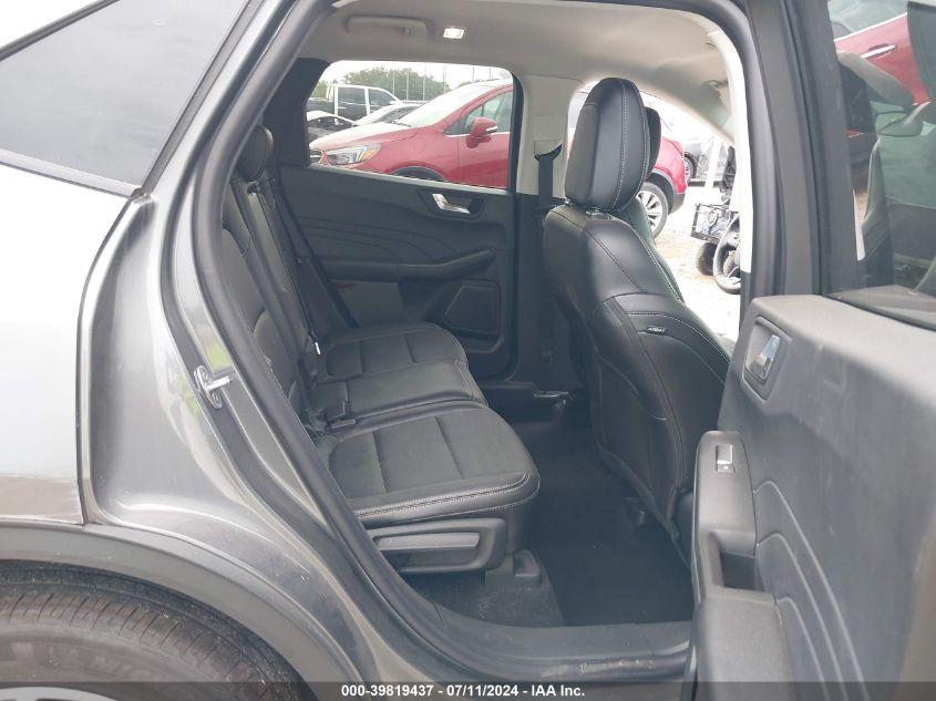 FORD ESCAPE SEL 2022