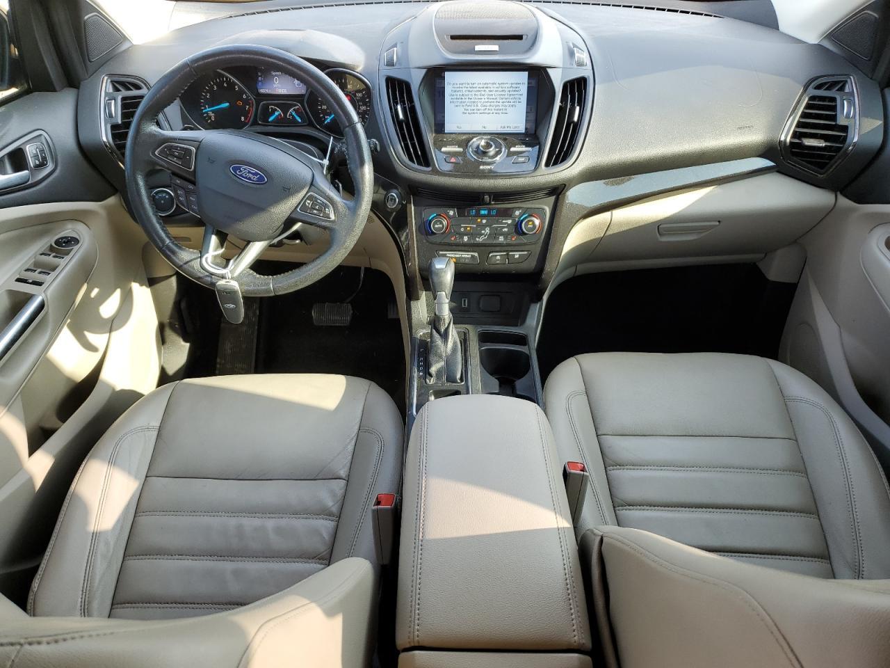 FORD ESCAPE TIT 2017