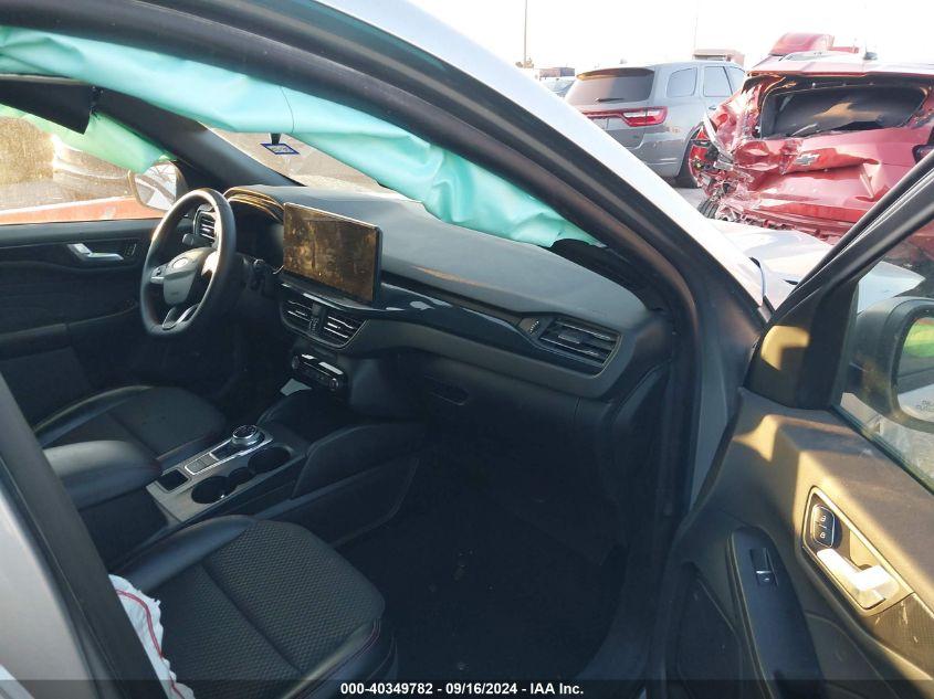 FORD ESCAPE ST-LINE 2023