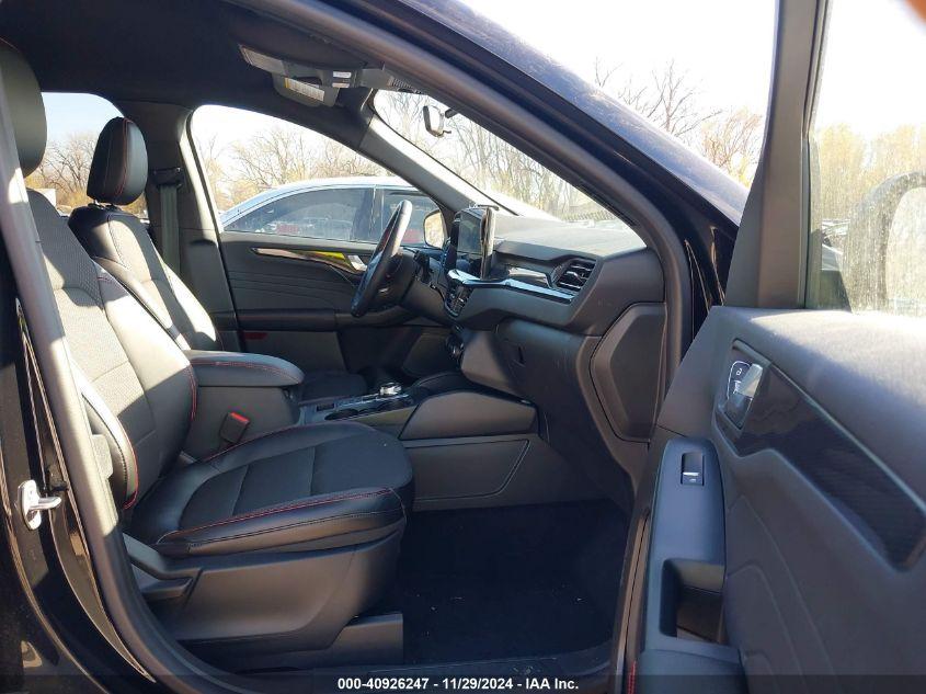 FORD ESCAPE ST-LINE 2024