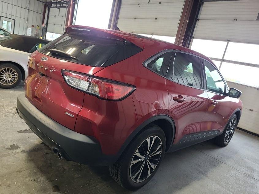 FORD ESCAPE SE HYBRID 2021