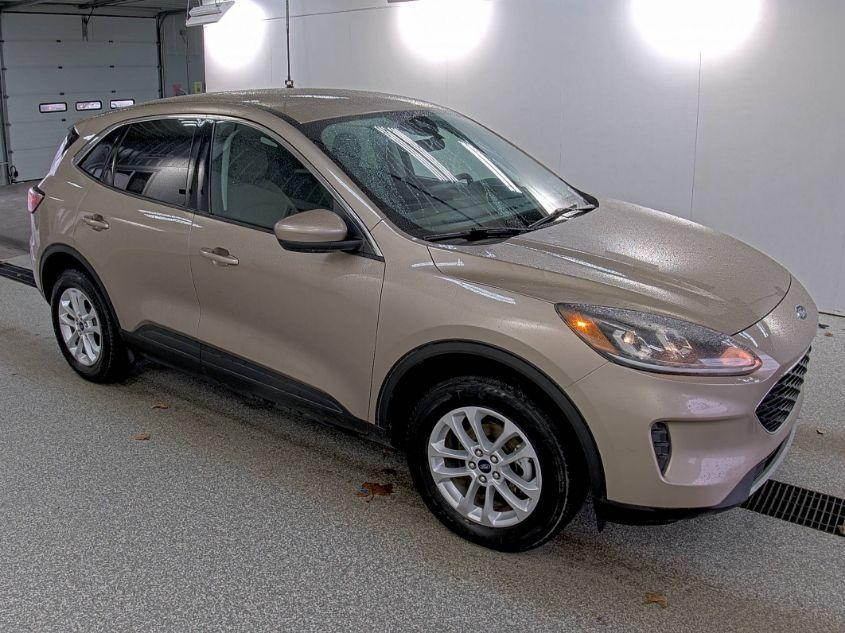 FORD ESCAPE SE 2021