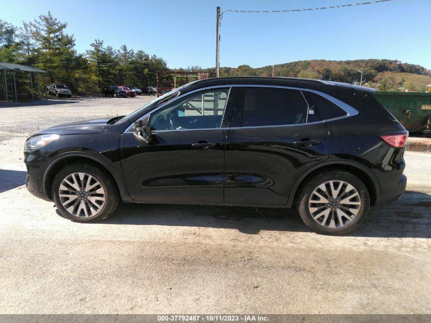 FORD ESCAPE TITANIUM 2020