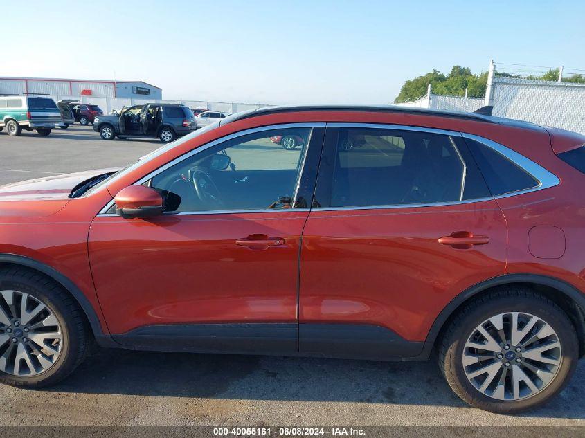 FORD ESCAPE TITANIUM 2020