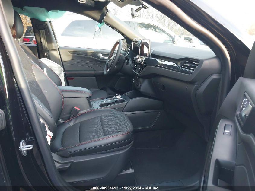 FORD ESCAPE ST-LINE 2025