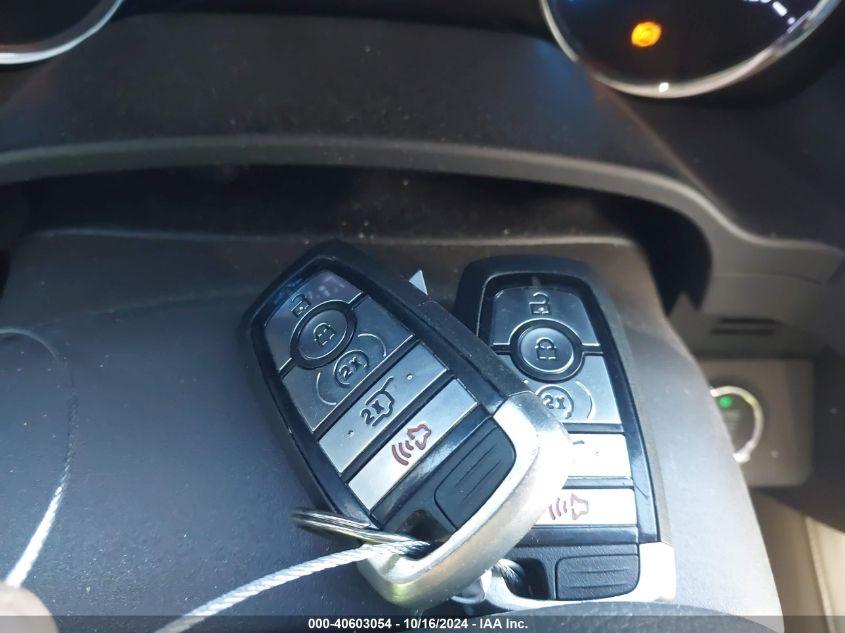 FORD EXPEDITION XLT 2020