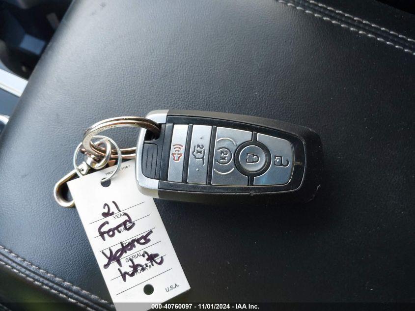 FORD EXPLORER XLT 2021