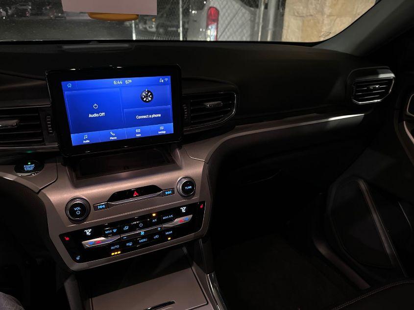 FORD EXPLORER XLT 2021