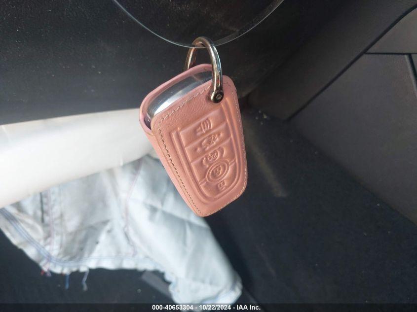 FORD EXPLORER XLT 2022