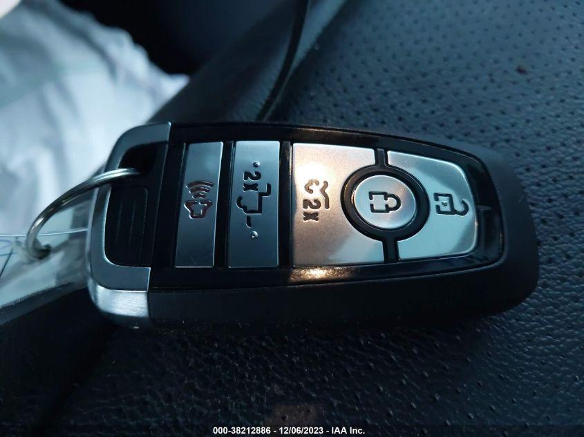 FORD F-150 LIGHTNING LARIAT 2022