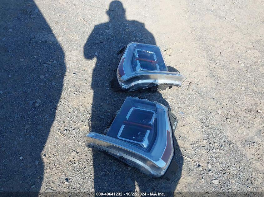 FORD F-150 LARIAT 2021