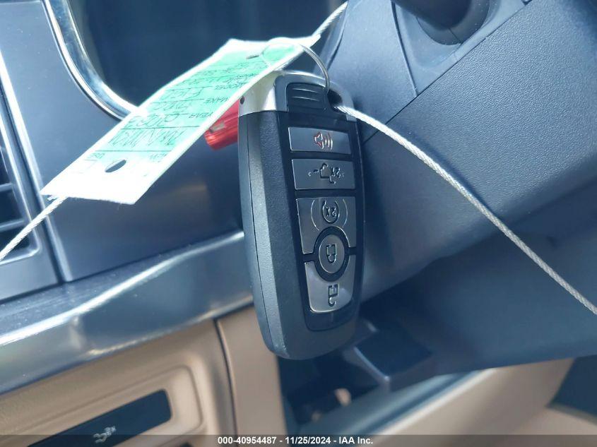 FORD F-150 LARIAT 2023