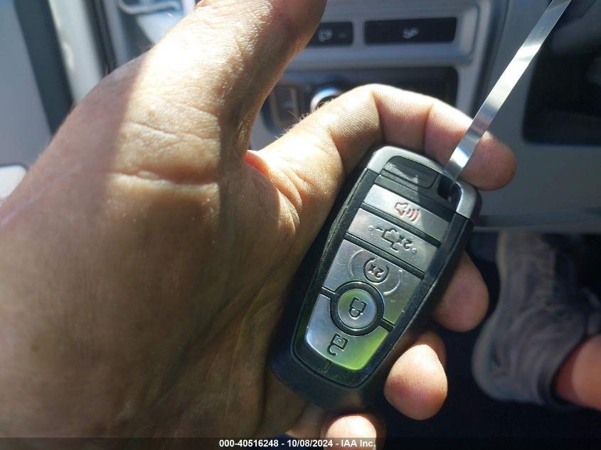 FORD F-150 LARIAT 2023