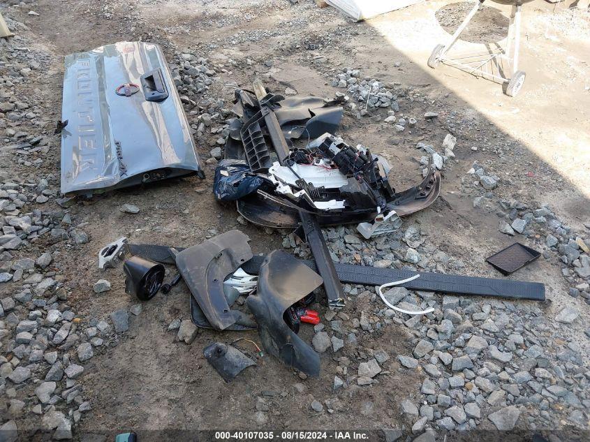 NISSAN FRONTIER PRO-4X 4X4 2024