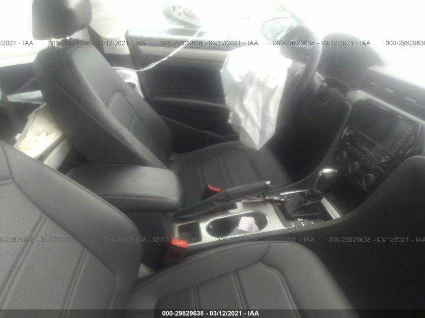 VOLKSWAGEN PASSAT 2.0T SE 2020