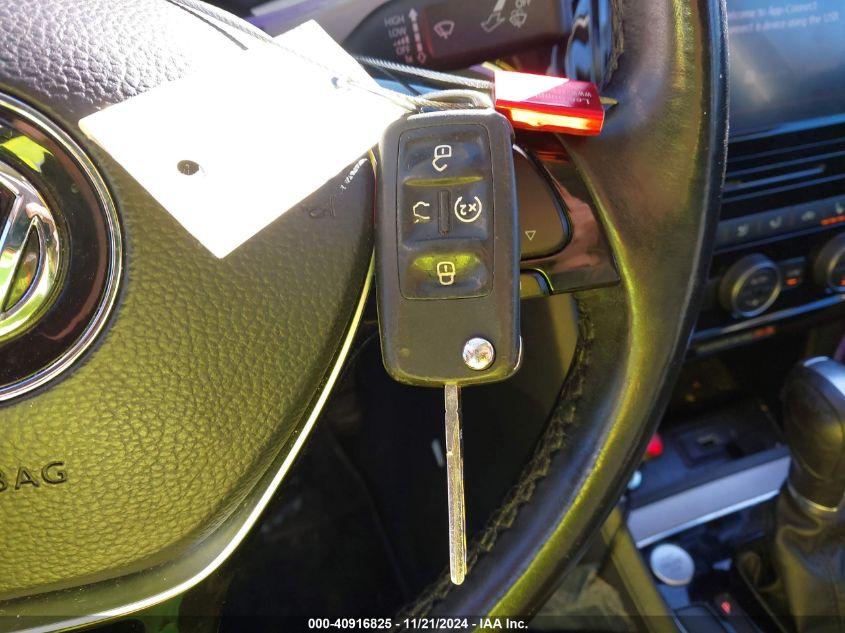 VOLKSWAGEN PASSAT 2.0T SE 2020