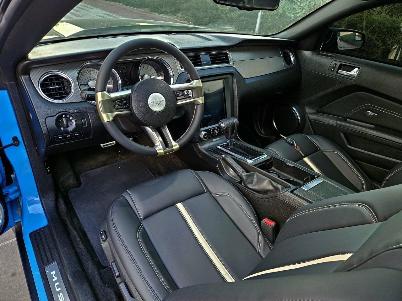 FORD MUSTANG GT  2012