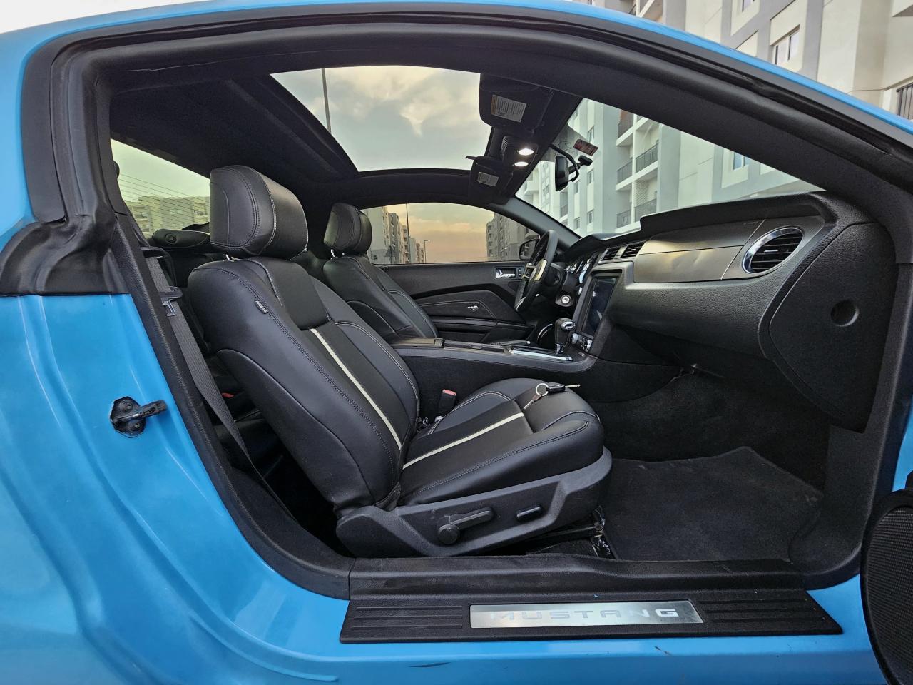 FORD MUSTANG GT  2012