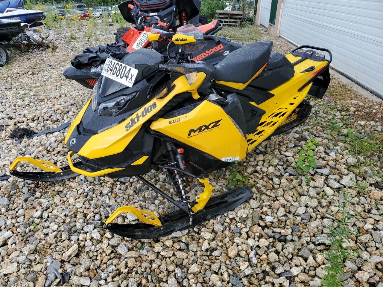 SKI DOO SNOWMOBILE 600 2023