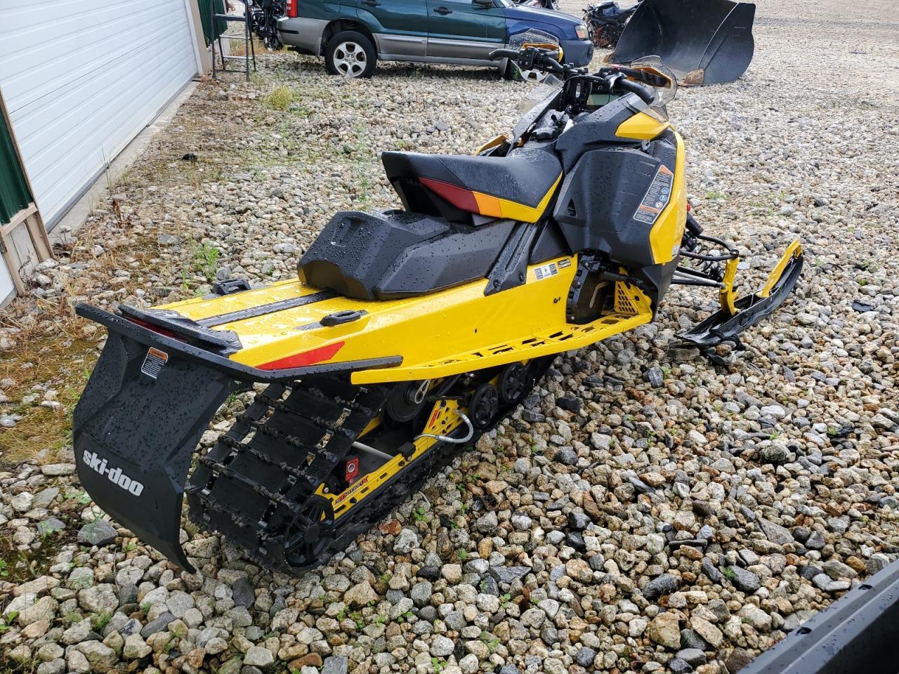 SKI DOO SNOWMOBILE 600 2023