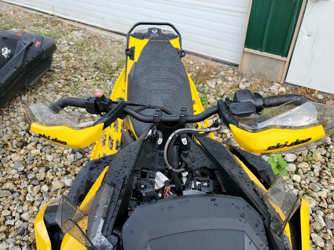SKI DOO SNOWMOBILE 600 2023