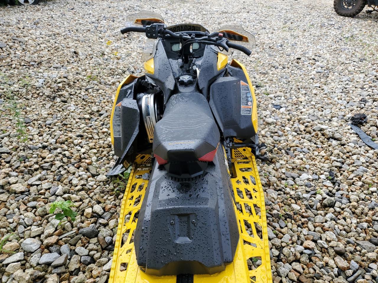 SKI DOO SNOWMOBILE 600 2023