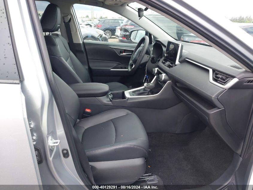 TOYOTA RAV4 XLE PREMIUM 2024