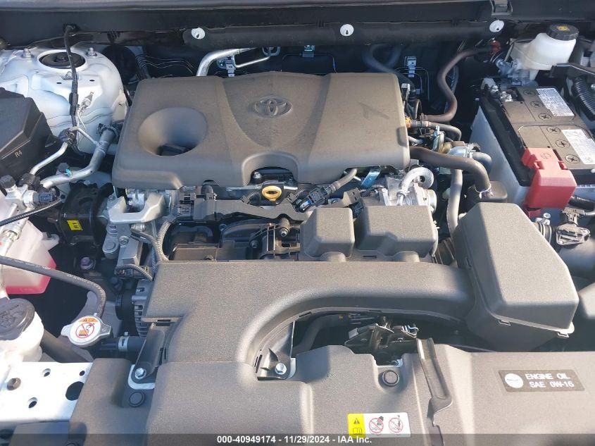 TOYOTA RAV4 XLE 2024