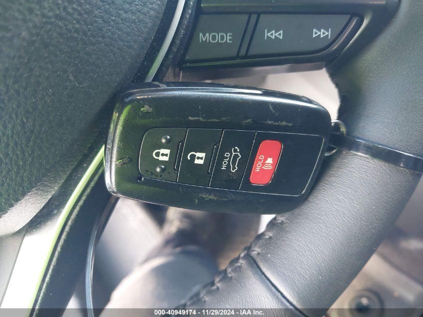 TOYOTA RAV4 XLE 2024