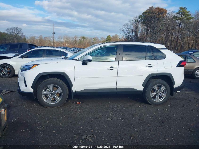 TOYOTA RAV4 XLE 2024