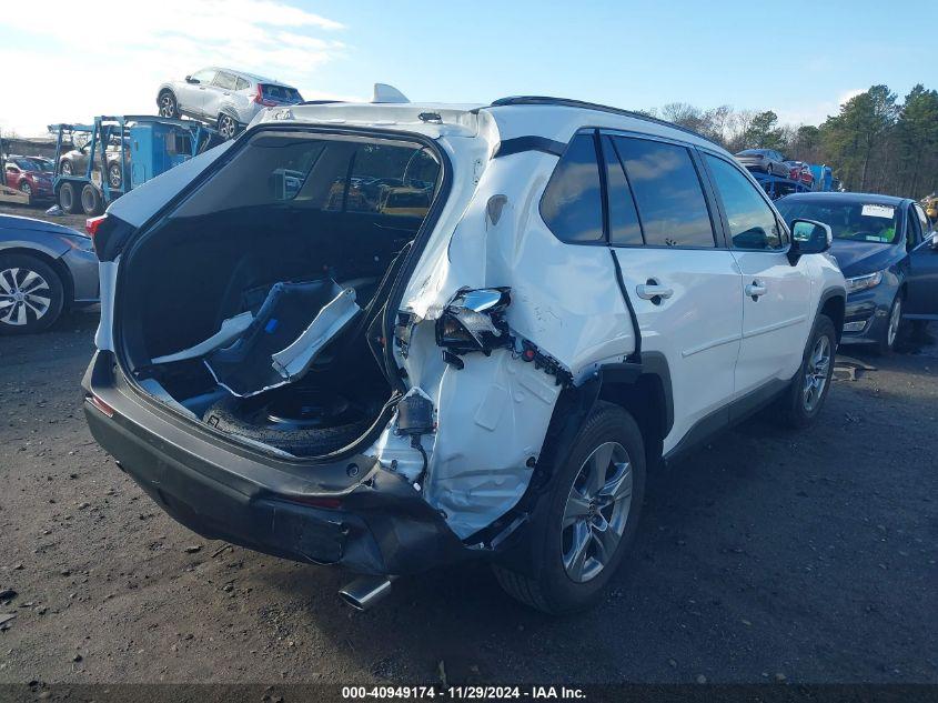 TOYOTA RAV4 XLE 2024