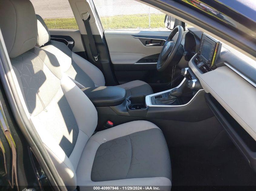 TOYOTA RAV4 XLE 2022