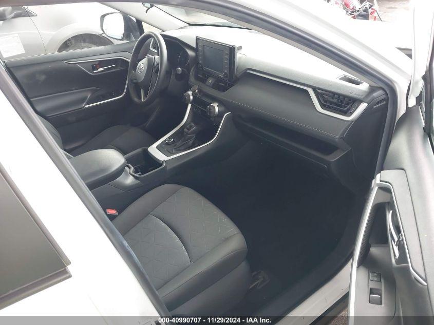 TOYOTA RAV4 XLE 2022