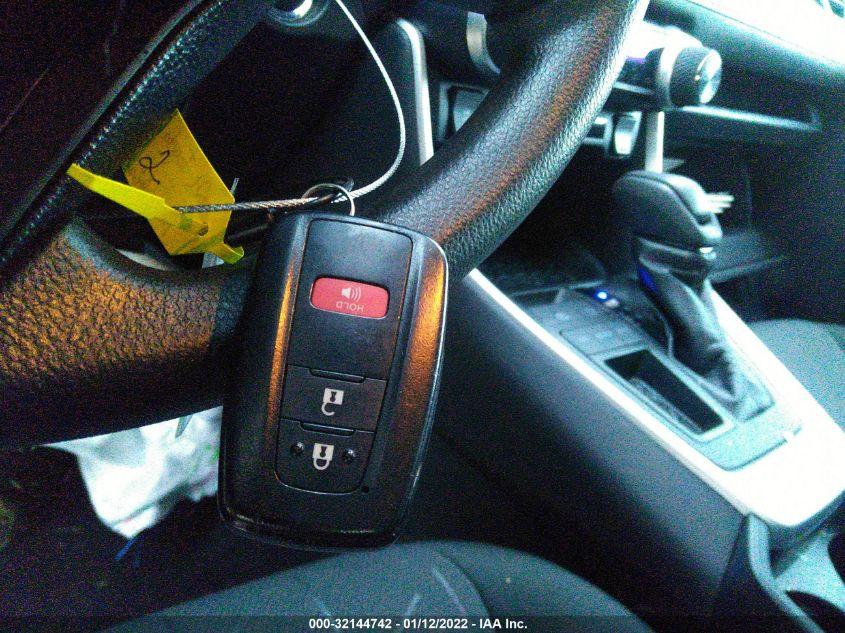 TOYOTA RAV4 XLE 2021