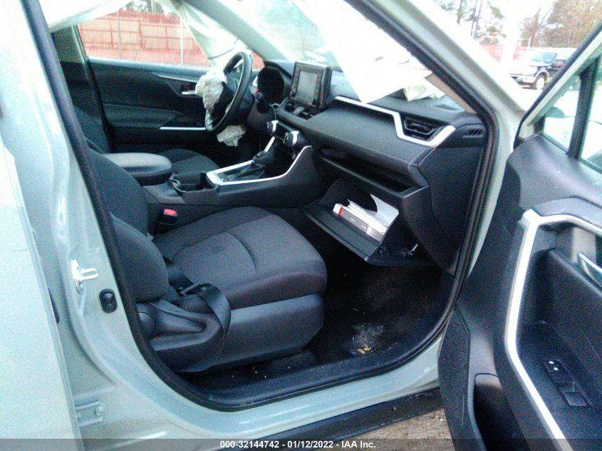 TOYOTA RAV4 XLE 2021