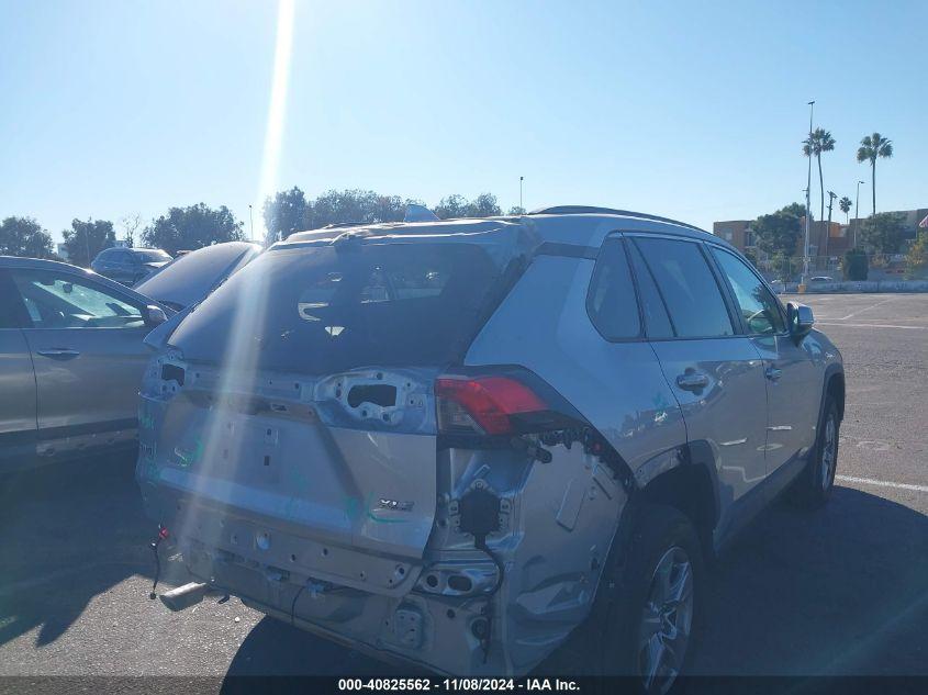 TOYOTA RAV4 XLE 2022