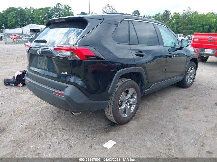 TOYOTA RAV4 XLE 2024