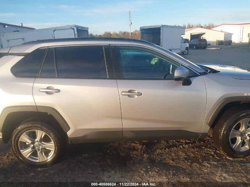 TOYOTA RAV4 XLE 2024