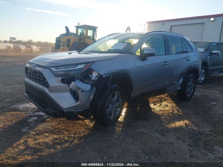 TOYOTA RAV4 XLE 2024