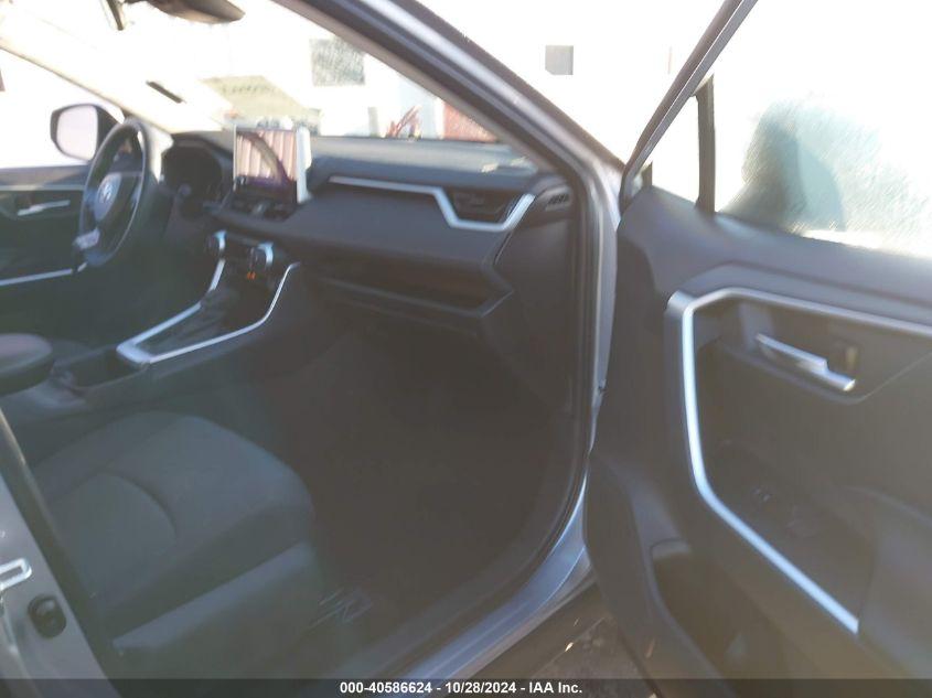 TOYOTA RAV4 XLE 2024