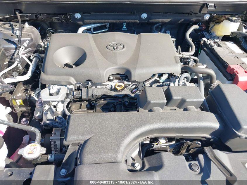 TOYOTA RAV4 XLE 2024