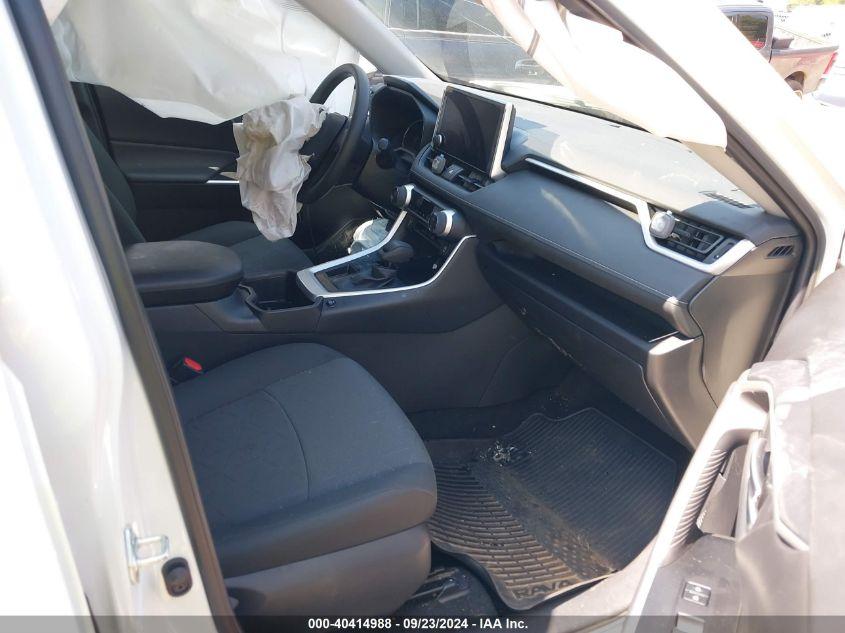 TOYOTA RAV4 XLE 2024