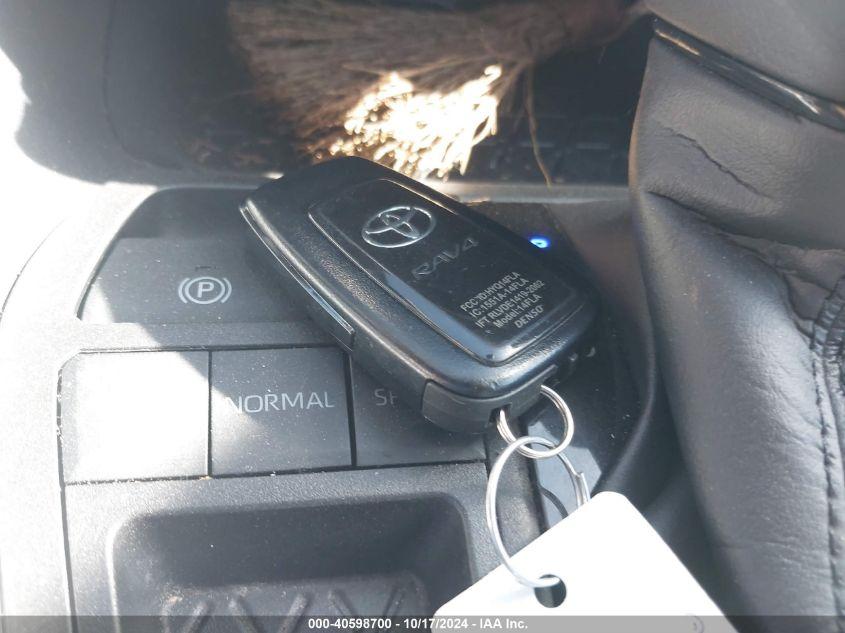 TOYOTA RAV4 XLE 2022