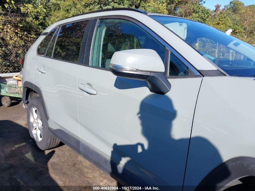 TOYOTA RAV4 XLE 2020