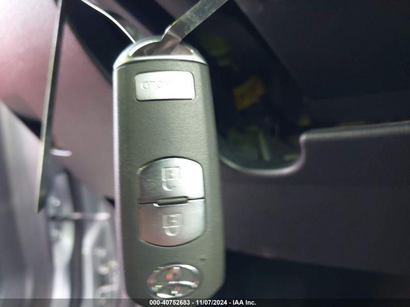 TOYOTA YARIS LE 2020